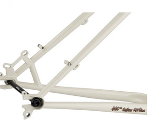  SURLY / Karate Monkey / Snow Mold White / メーカー完成車画像