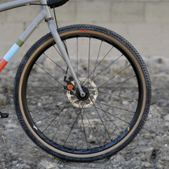 BRUCE GORDON / Rock'n Road / 700 x 43c / SIMWORKS  / タイヤ画像