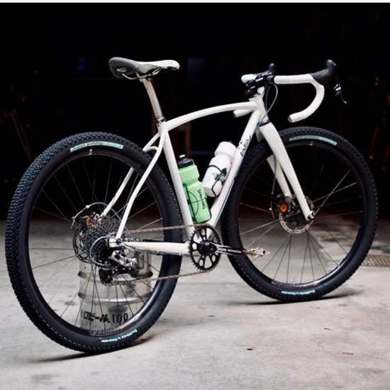 Simworks by Panaracer / Super Yummy / 27.5 x 2.22 / Black  / シムワークス / スーパーヤミー画像