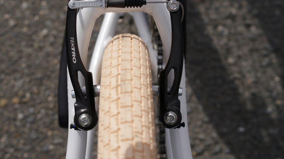 24インチ タイヤ　クリーム　24ｘ2.125画像