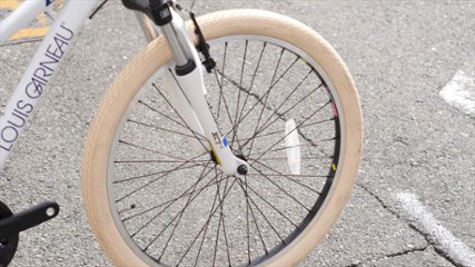 24インチ タイヤ　クリーム　24ｘ2.125画像