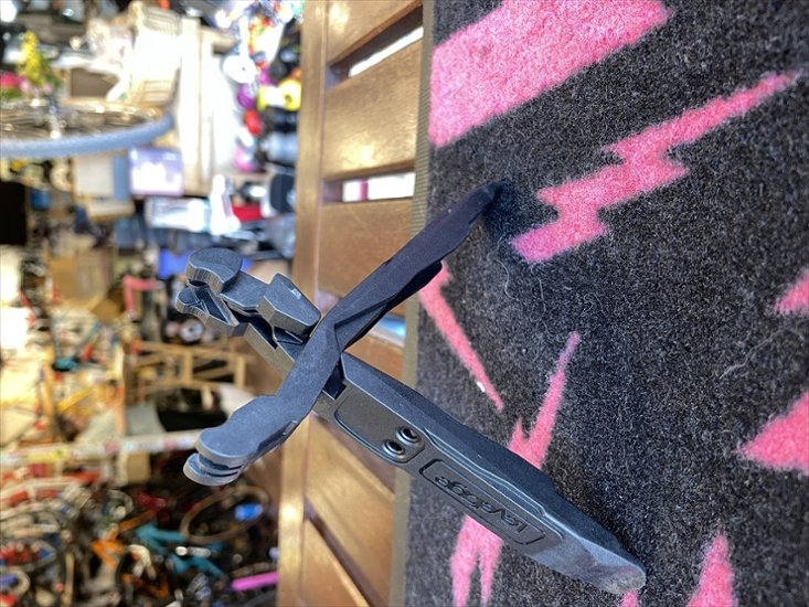 Clever Lever Leverage / 多機能 タイヤレバー クイックリンクプライヤー / マルチツール 携帯工具画像