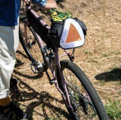 BLUE LUG/ AARDVARK / reflective yield symbol / silver / BL special / リフレクター画像