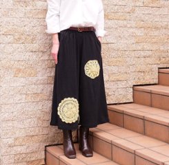 【お値下げ】当店オリジナル＊大きなお花モチーフ×クロッシェ刺繍＊スウェット生地＊ゆったりワイドパンツ＊エスニック＊dandelion＊ネパール＊画像