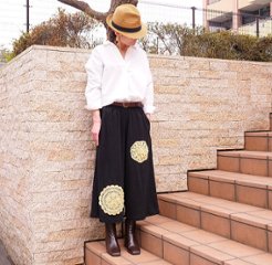 【お値下げ】当店オリジナル＊大きなお花モチーフ×クロッシェ刺繍＊スウェット生地＊ゆったりワイドパンツ＊エスニック＊dandelion＊ネパール＊画像