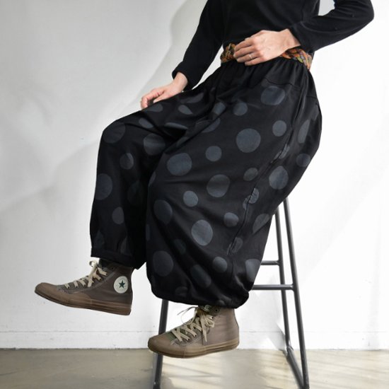丸っこいシルエット＊大人のためのナチュラルなドット柄＊バルーンワイドパンツ＊d-pn506画像