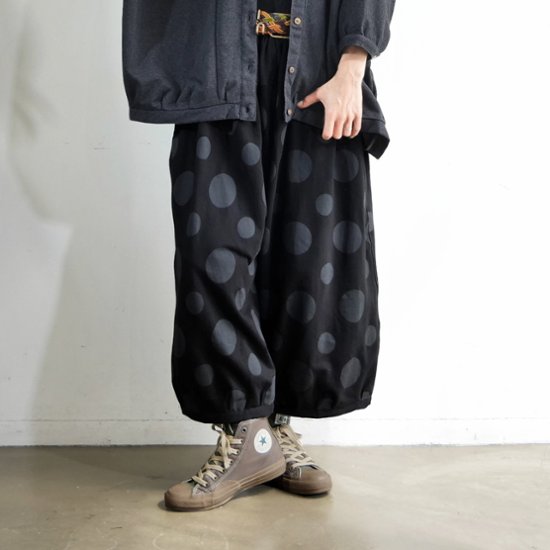 丸っこいシルエット＊大人のためのナチュラルなドット柄＊バルーンワイドパンツ＊d-pn506画像