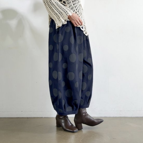 丸っこいシルエット＊大人のためのナチュラルなドット柄＊バルーンワイドパンツ＊d-pn506画像
