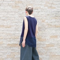 レースが彩る＊体のラインを拾わないAラインシルエット＊ラウンド裾＊ふんわり綿素材のノースリーブトップス＊d-tp515画像