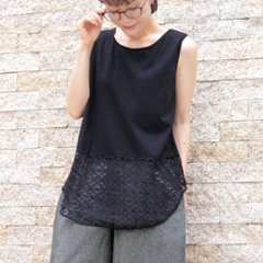 レースが彩る＊体のラインを拾わないAラインシルエット＊ラウンド裾＊ふんわり綿素材のノースリーブトップス＊d-tp515画像