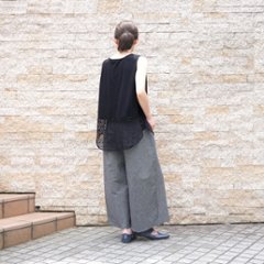 レースが彩る＊体のラインを拾わないAラインシルエット＊ラウンド裾＊ふんわり綿素材のノースリーブトップス＊d-tp515画像