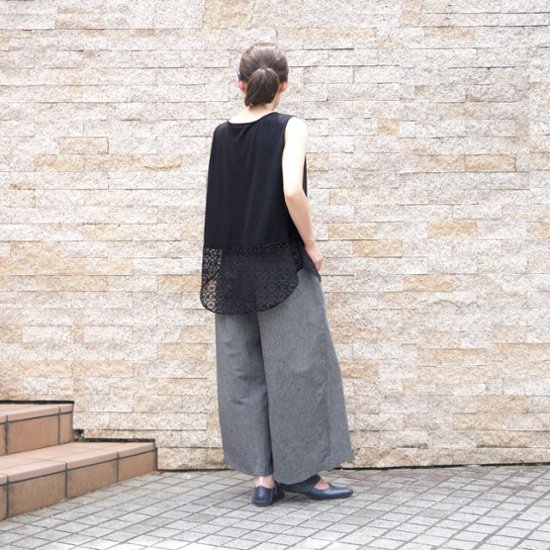 レースが彩る＊体のラインを拾わないAラインシルエット＊ラウンド裾＊ふんわり綿素材のノースリーブトップス＊d-tp515画像
