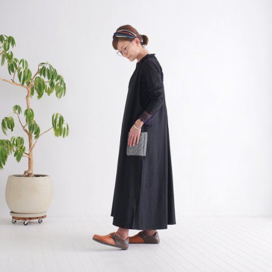 やさしい温もりと遊び心を添える＊手編みポケットがアクセント＊裏地フリース＊あたたか＊サロペットスカート＊ブラック＊d-dr004画像