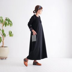 やさしい温もりと遊び心を添える＊手編みポケットがアクセント＊裏地フリース＊あたたか＊サロペットスカート＊ブラック＊d-dr004画像