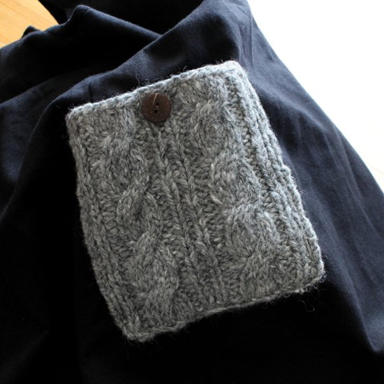 やさしい温もりと遊び心を添える＊手編みポケットがアクセント＊裏地フリース＊あたたか＊サロペットスカート＊ブラック＊d-dr004画像