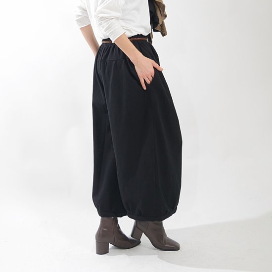 丸っこいシルエット＊どんなコーデにも相性抜群＊大人ナチュラルな無地＊バルーンワイドパンツ＊ブラック＊d-pn506画像