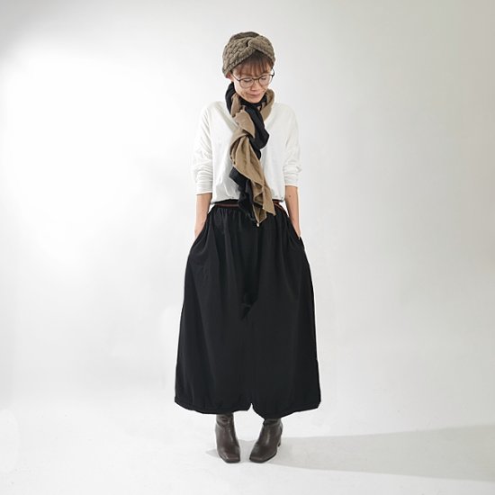 丸っこいシルエット＊どんなコーデにも相性抜群＊大人ナチュラルな無地＊バルーンワイドパンツ＊ブラック＊d-pn506画像
