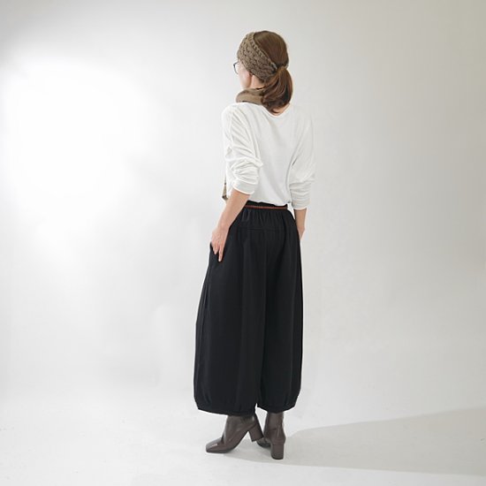 丸っこいシルエット＊どんなコーデにも相性抜群＊大人ナチュラルな無地＊バルーンワイドパンツ＊ブラック＊d-pn506画像