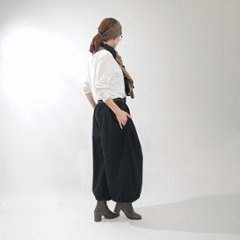 丸っこいシルエット＊どんなコーデにも相性抜群＊大人ナチュラルな無地＊バルーンワイドパンツ＊ブラック＊d-pn506画像