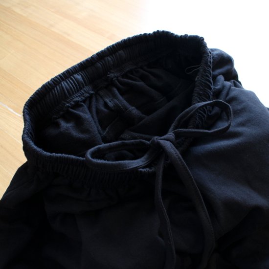 丸っこいシルエット＊どんなコーデにも相性抜群＊大人ナチュラルな無地＊バルーンワイドパンツ＊ブラック＊d-pn506画像