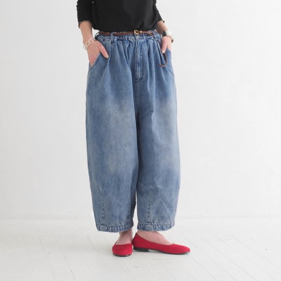 柔らかデニムのコクーンパンツ＊ゆるっと丸いシルエット＊ゆったり体型カバー＊ウォッシュドライトブルー＊着丈2展開＊d-pn3002画像