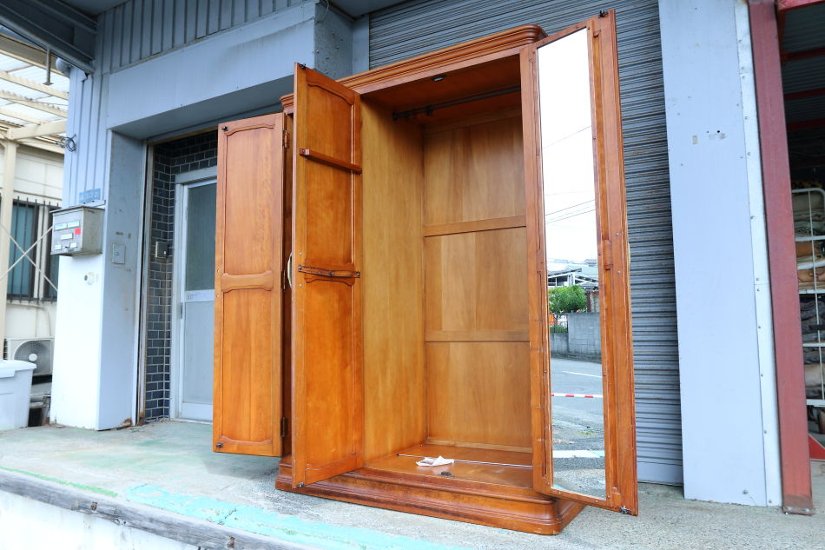 昭和レトロ／洋風家具　サクラ ３ドアワードローブ／Daniel画像