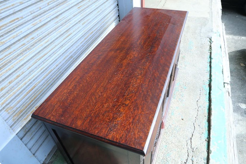 Jaccobean style heavy oak Side Cabinet / TV Board画像