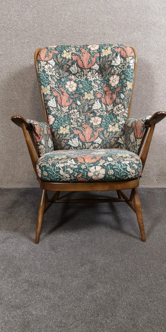 Ercol furniture (armchair)画像