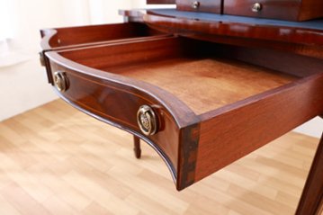 Inlaid Mahogany Bonheur du jour画像