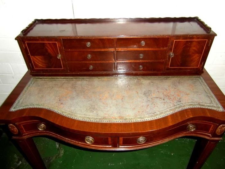 Inlaid Mahogany Bonheur du jour画像