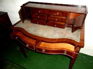 Inlaid Mahogany Bonheur du jour画像