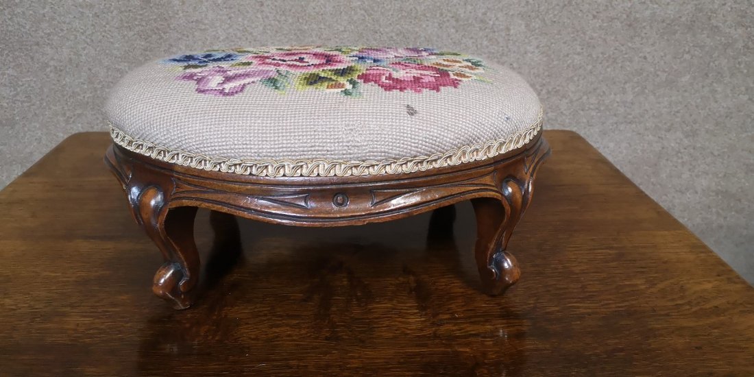 Walnut cabriole leg stool tapestry top画像