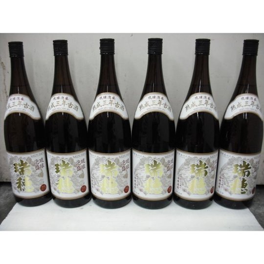 【瑞穂酒造】琉球泡盛 瑞穂 熟成三年古酒 25度 1.8Ｌ ６本セット　の画像