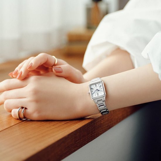 SSVW209 ｾｲｺｰﾙｷｱ 【ﾉﾍﾞﾙﾃｨ付・ｷﾞﾌﾄ包装･ﾍﾞﾙﾄ調整無料･新品正規品】ｿｰﾗｰ電波　ﾚﾃﾞｨｰｽ腕時計画像