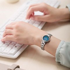 ES9470-68W ｴｸｼｰﾄﾞ【ﾉﾍﾞﾙﾃｨ付・国内正規品・ｷﾞﾌﾄ包装･ﾍﾞﾙﾄ調整無料】腕時計 ﾚﾃﾞｨｰｽ ｿｰﾗｰ電波 限定画像