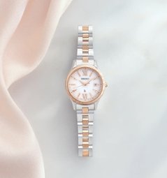 SSVV082 ｾｲｺｰﾙｷｱ【ﾉﾍﾞﾙﾃｨ付・ｷﾞﾌﾄ包装･ﾍﾞﾙﾄ調整無料･新品正規品】ｿｰﾗｰ電波　ﾚﾃﾞｨｰｽ腕時計画像