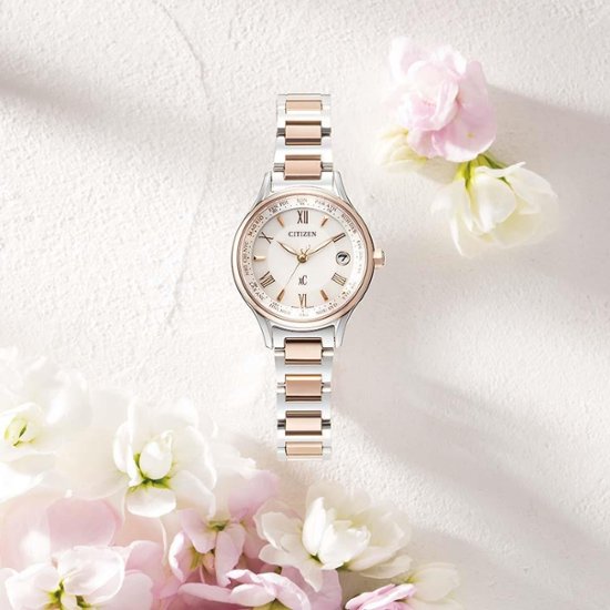 EC1165-51W　クロスシー【ノベルティ付・国内正規品】【ｷﾞﾌﾄ包装･ｻｲｽﾞ調整無料】ｿｰﾗｰ電波　レディース腕時計 北川景子さん着用CMモデル画像