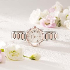 EC1165-51W　クロスシー【ノベルティ付・国内正規品】【ｷﾞﾌﾄ包装･ｻｲｽﾞ調整無料】ｿｰﾗｰ電波　レディース腕時計 北川景子さん着用CMモデル画像