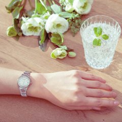 EC1165-51W　クロスシー【ノベルティ付・国内正規品】【ｷﾞﾌﾄ包装･ｻｲｽﾞ調整無料】ｿｰﾗｰ電波　レディース腕時計 北川景子さん着用CMモデル画像