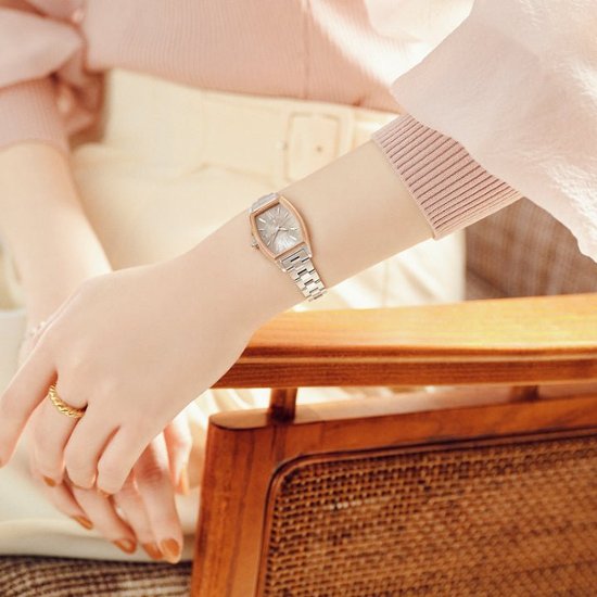 SSQW072 ｾｲｺｰﾙｷｱ【ﾉﾍﾞﾙﾃｨ付・ｷﾞﾌﾄ包装･ﾍﾞﾙﾄ調整無料･新品正規品】ｿｰﾗｰ電波　ﾚﾃﾞｨｰｽ腕時計画像