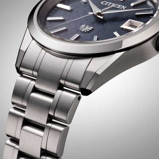 AQ4100-65M〇The CITIZEN 30周年記念 限定モデル【ベルト調整無料･国内正規品】腕時計 メンズ ソーラー画像