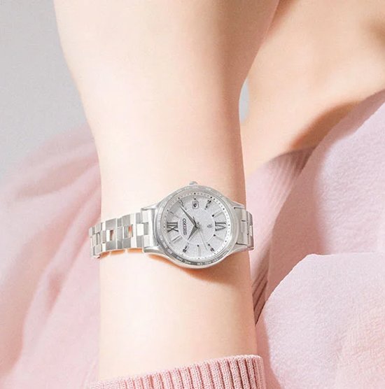 SSVV081 ｾｲｺｰﾙｷｱ【ﾉﾍﾞﾙﾃｨ付・ｷﾞﾌﾄ包装･ﾍﾞﾙﾄ調整無料･新品正規品】ｿｰﾗｰ電波　ﾚﾃﾞｨｰｽ腕時計画像