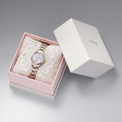 ES9498-77N:ｸﾛｽｼｰ【ﾉﾍﾞﾙﾃｨ付･国内正規品･ｷﾞﾌﾄ包装･ﾍﾞﾙﾄ調整無料】ｿｰﾗｰ電波 ﾚﾃﾞｨｽ腕時計 ｼﾝﾌﾟﾙｱｼﾞｬｽﾄ 限定画像