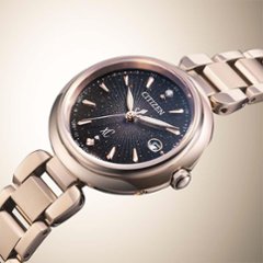 ES9467-97E クロスシー【ノベルティ付・国内正規品】【ｷﾞﾌﾄ包装･ｻｲｽﾞ調整無料】ｿｰﾗｰ電波 レディース腕時計 限定画像