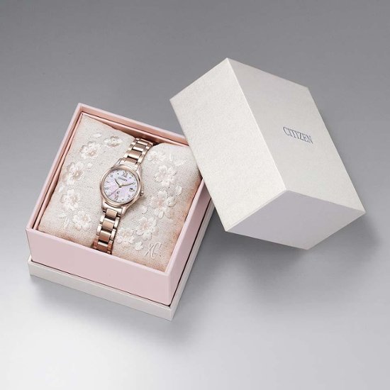 ES9498-77N:ｸﾛｽｼｰ【ﾉﾍﾞﾙﾃｨ付･国内正規品･ｷﾞﾌﾄ包装･ﾍﾞﾙﾄ調整無料】ｿｰﾗｰ電波 ﾚﾃﾞｨｽ腕時計 ｼﾝﾌﾟﾙｱｼﾞｬｽﾄ 限定画像