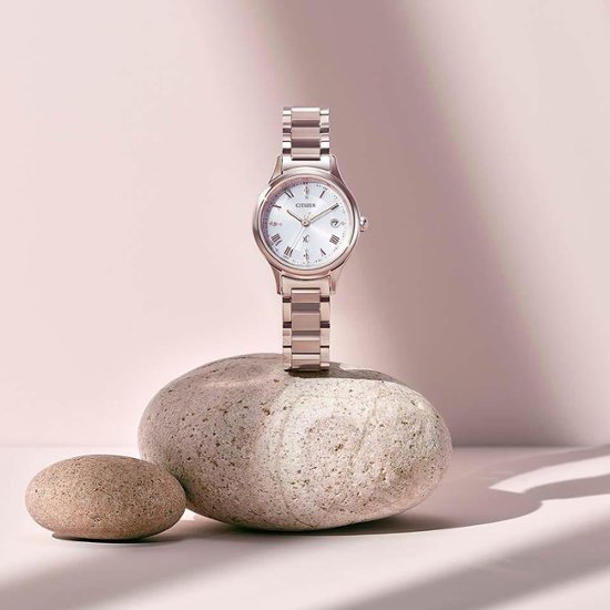 ES9497-96A ｸﾛｽｼｰ【ﾉﾍﾞﾙﾃｨ付･国内正規品･ｷﾞﾌﾄ包装･ﾍﾞﾙﾄ調整無料】ｿｰﾗｰ電波 ﾚﾃﾞｨｽ腕時計 ｼﾝﾌﾟﾙｱｼﾞｬｽﾄ画像