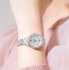 SSVV081 ｾｲｺｰﾙｷｱ【ﾉﾍﾞﾙﾃｨ付・ｷﾞﾌﾄ包装･ﾍﾞﾙﾄ調整無料･新品正規品】ｿｰﾗｰ電波　ﾚﾃﾞｨｰｽ腕時計画像