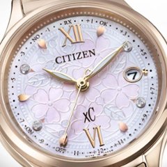 ES9498-77N:ｸﾛｽｼｰ【ﾉﾍﾞﾙﾃｨ付･国内正規品･ｷﾞﾌﾄ包装･ﾍﾞﾙﾄ調整無料】ｿｰﾗｰ電波 ﾚﾃﾞｨｽ腕時計 ｼﾝﾌﾟﾙｱｼﾞｬｽﾄ 限定画像