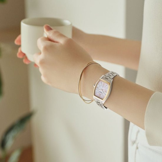 SSQW076 ｾｲｺｰﾙｷｱ 【ﾉﾍﾞﾙﾃｨ付・ｷﾞﾌﾄ包装･ﾍﾞﾙﾄ調整無料･新品正規品】ｿｰﾗｰ電波　ﾚﾃﾞｨｰｽ腕時計画像