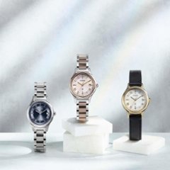 ES9496-64W ｸﾛｽｼｰ【ﾉﾍﾞﾙﾃｨ付･国内正規品･ｷﾞﾌﾄ包装･ﾍﾞﾙﾄ調整無料】ｿｰﾗｰ電波 ﾚﾃﾞｨｽ腕時計 ｼﾝﾌﾟﾙｱｼﾞｬｽﾄ 北川景子さん広告着用ﾓﾃﾞﾙ画像